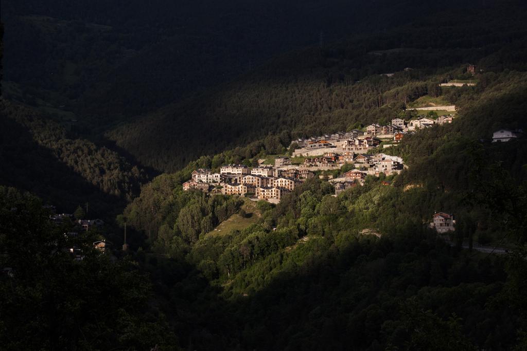 Borda Jovell Hostel Sispony Bagian luar foto