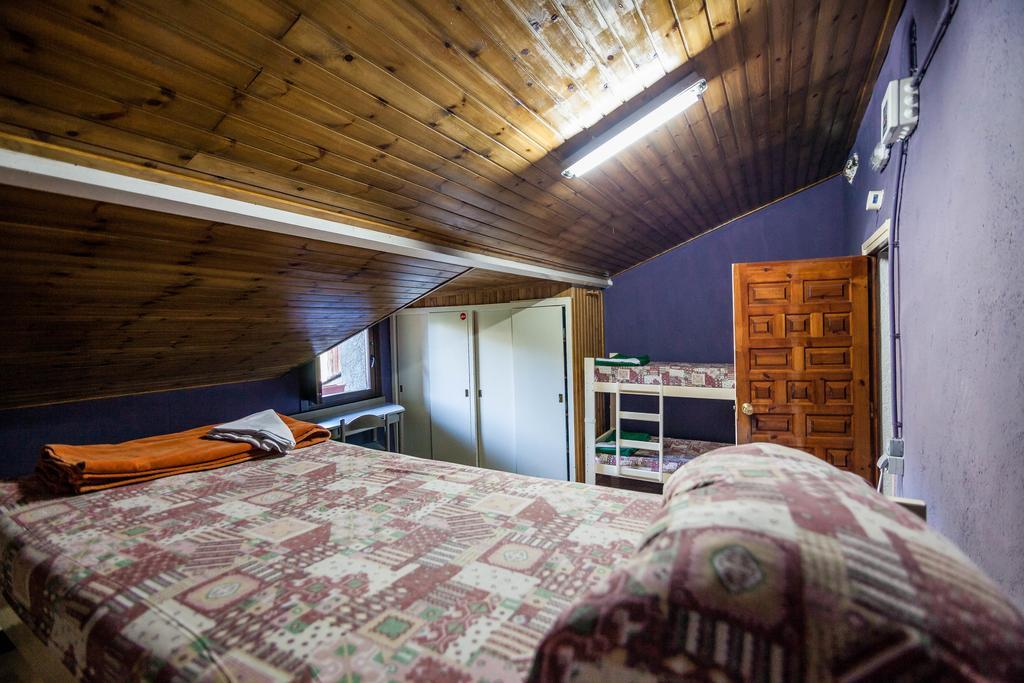 Borda Jovell Hostel Sispony Bagian luar foto