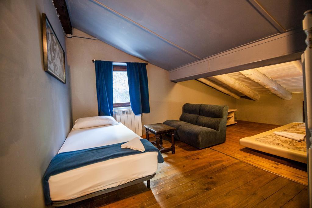 Borda Jovell Hostel Sispony Bagian luar foto