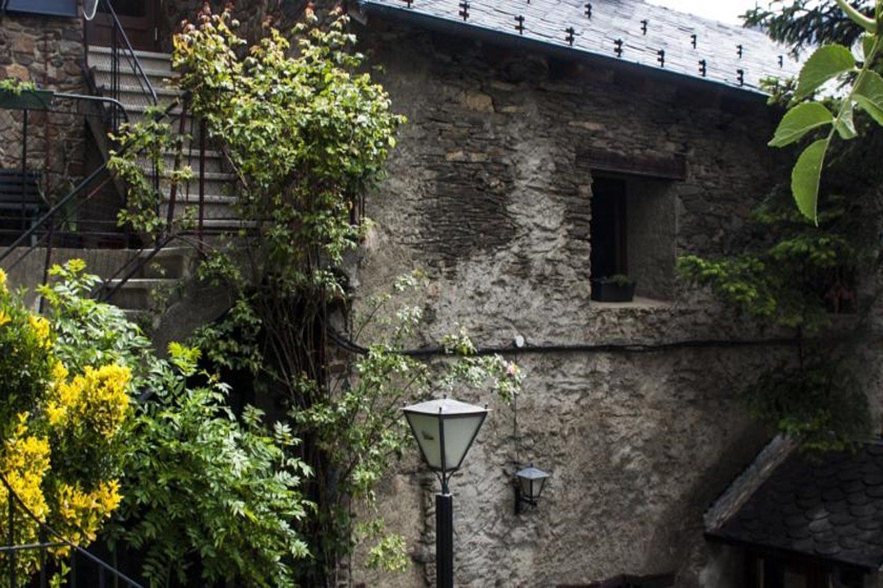 Borda Jovell Hostel Sispony Bagian luar foto